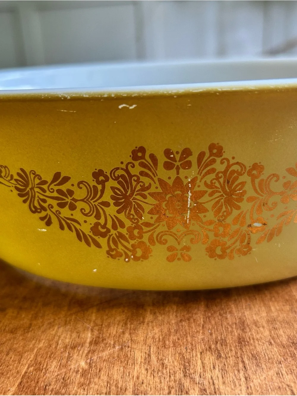 Pyrex 043 Golden Garland Casserole Dish